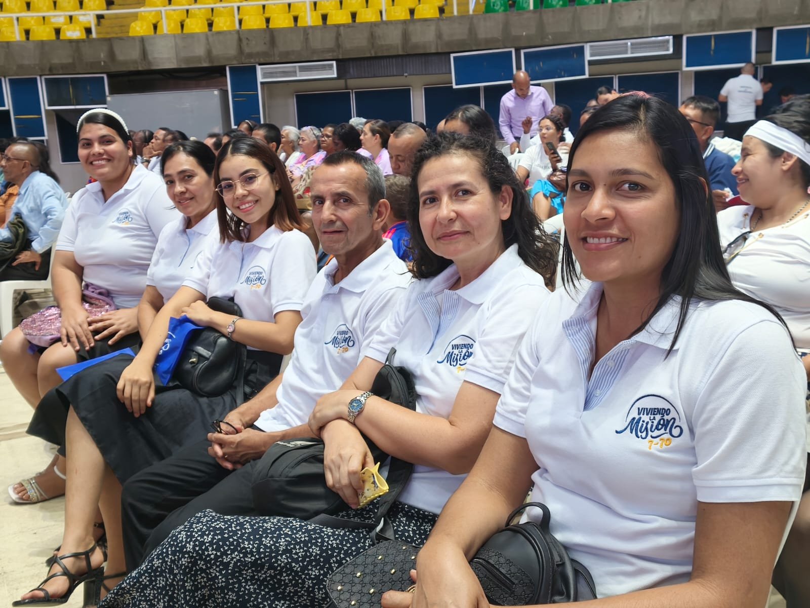 VIVIENDO LA MISION 7-70